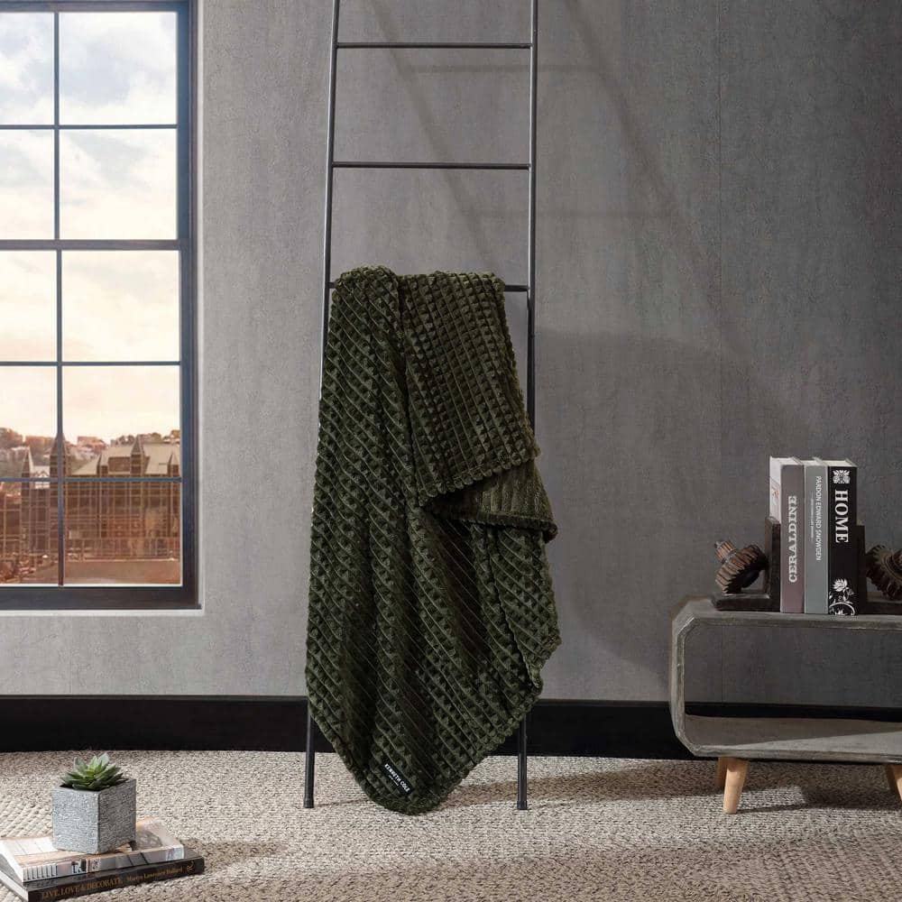 Green Textured Plush Fleece Throw Blanket, 50" x 60"
