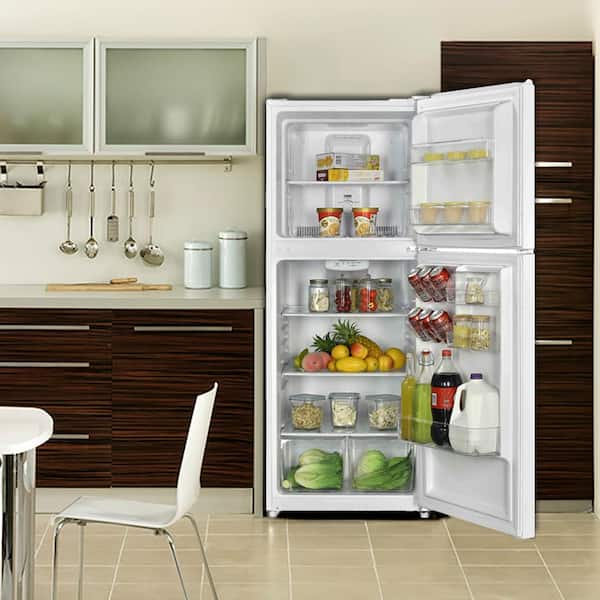 https://images.thdstatic.com/productImages/48fe676c-2864-4617-bf64-ed3bcd5b331c/svn/MagicChef-Top-Freezer-Refrigerator-in-White-Lifestyle-Open_600.jpg