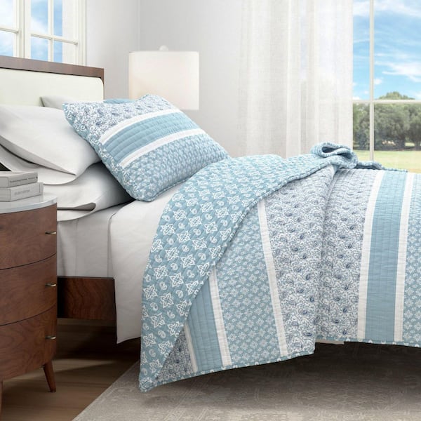 FRESHFOLDS Blue Full/Queen Paisley Floral Reversible 3-Piece Microfiber Quilt Set Bedspread