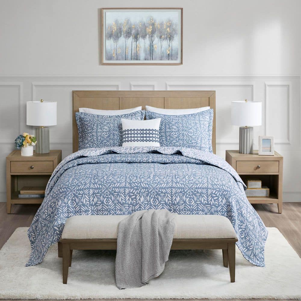 Blue Reversible Cotton Full Quilt Set with Embroidered Pillow