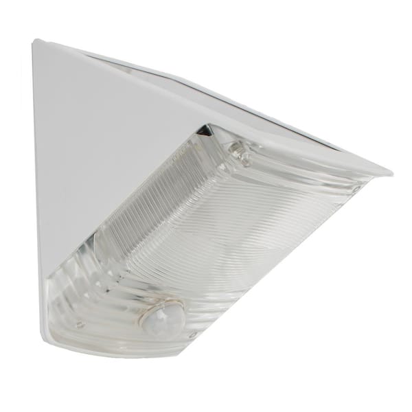 MAXSA 0.5-Watt 100-Degree 55 Lumens Solar Off-White Motion Sensing Outdoor Integrated Wedge Deck Post Light