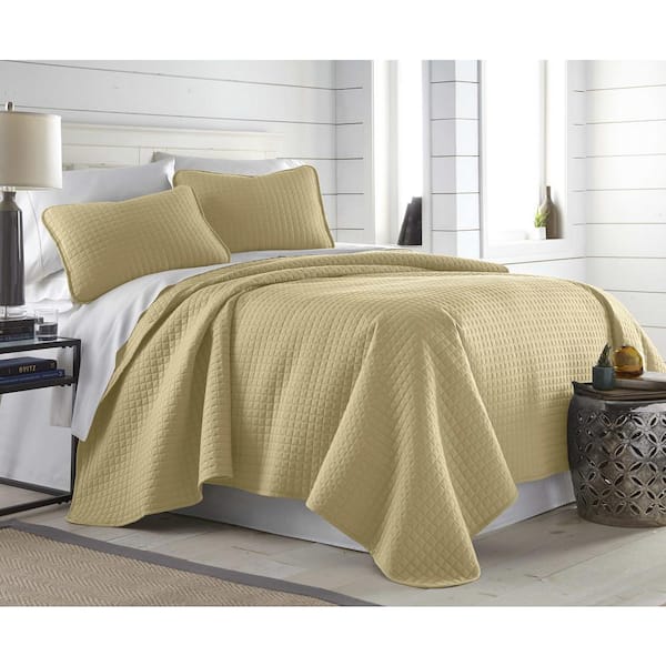 Southshore Fine Linens Vilano Oversized Gold Microfiber Full/Queen Quilt and Sham Set