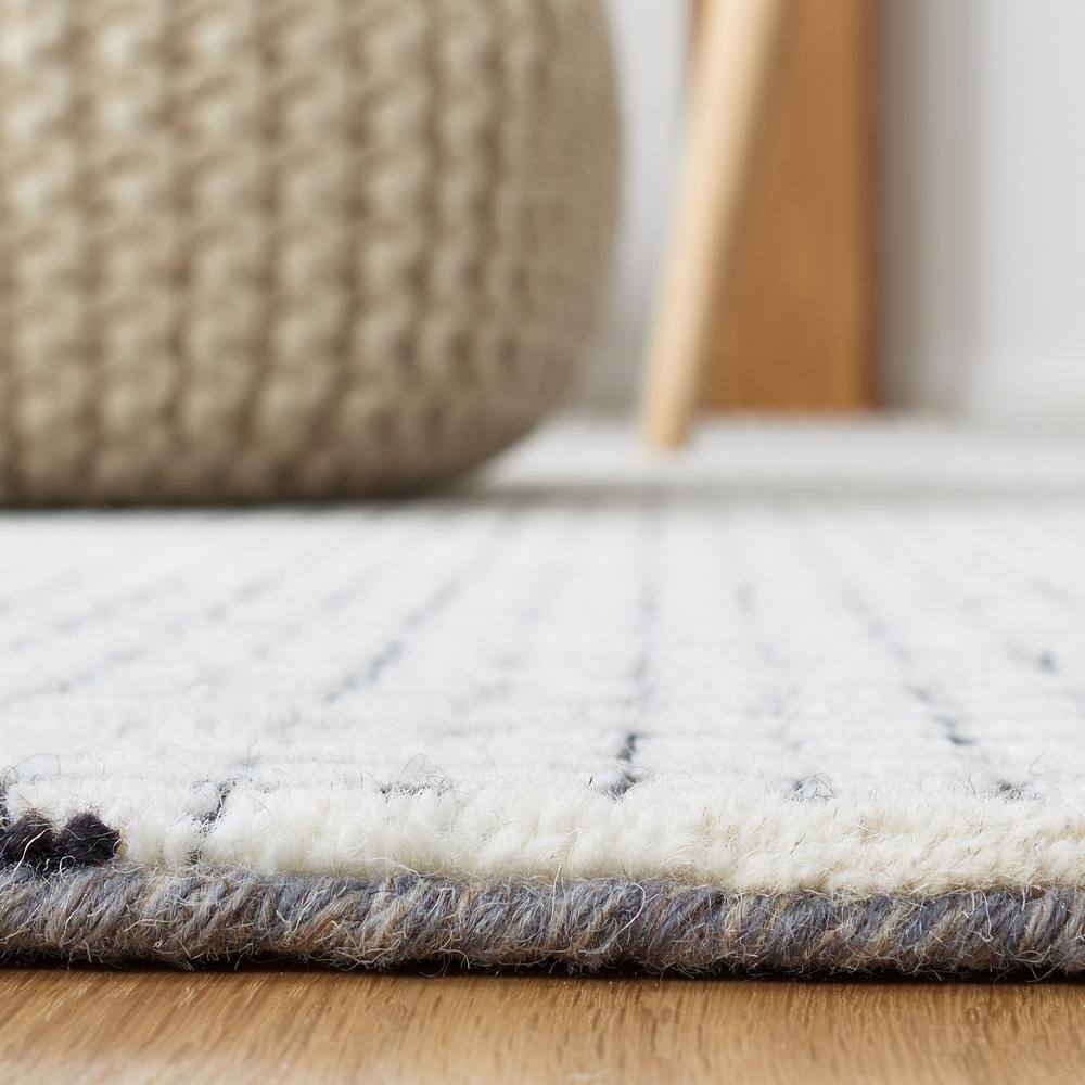 Gray and Ivory Round Hand-Tufted Wool Rug, 6 ft