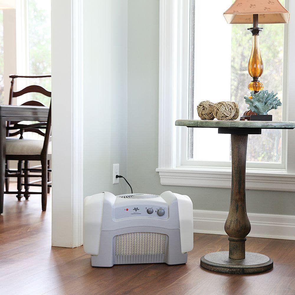 White 4-Gallon Evaporative Humidifier with Humidistat