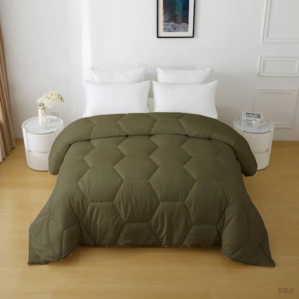 Better Style Home Oversized Olive Queen Microfiber Honeycomb Comforter Insert