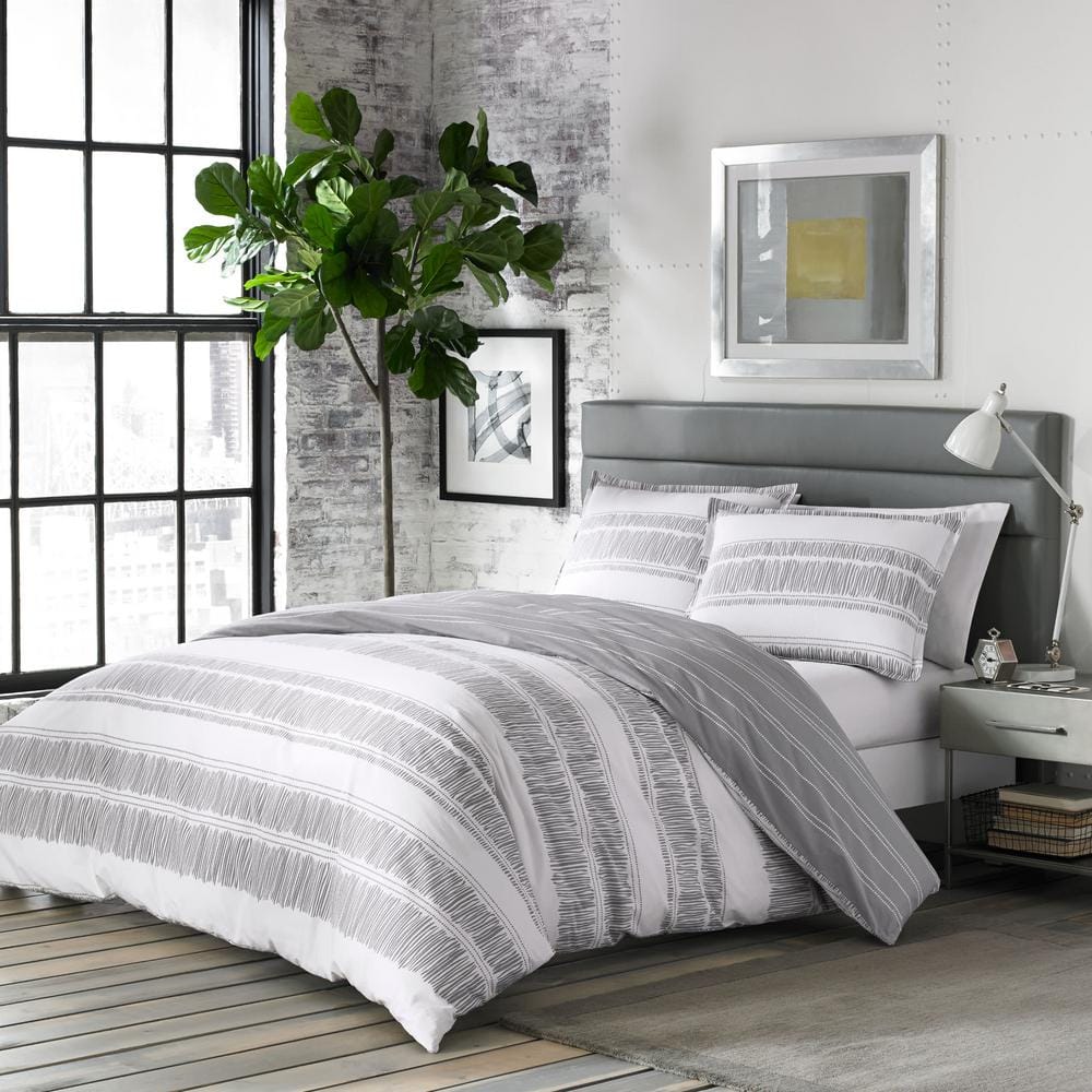Ziggy White and Gray Cotton Reversible Full/Queen Duvet Cover Set