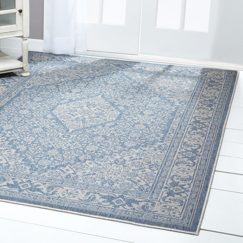 Blue/Gray Medallion 8' x 10' Easy-Care Synthetic Area Rug