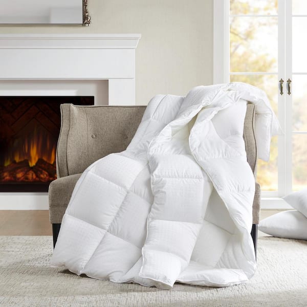 CROSCILL Signature Dobby Cotton White California King Down Alternative Comforter