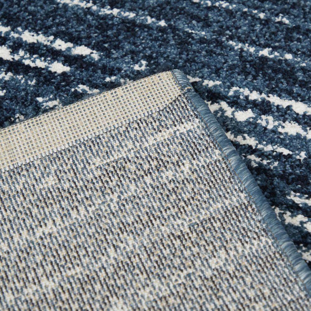 Madera Gray and White Synthetic Non-slip Rectangular Area Rug