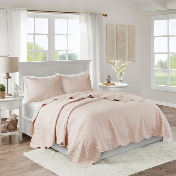 Madison Park Marino Blush Microfiber Full/Queen Scalloped Edge Quilt Set