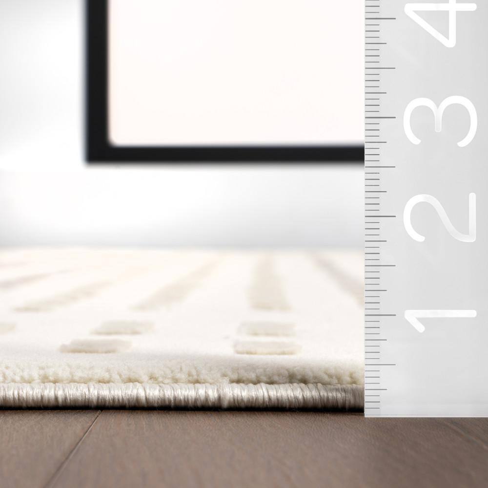 Cream Geometric 4' x 6' Machine Washable Area Rug