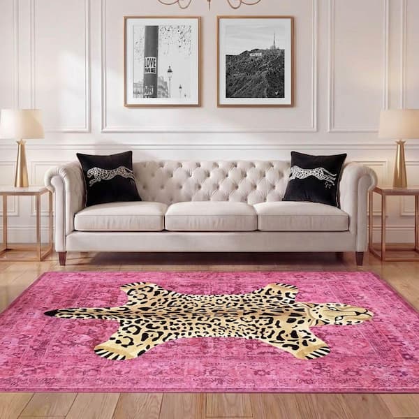JUICY COUTURE Medallion Hot Pink Leopard 8 ft. x 10 ft. Woven