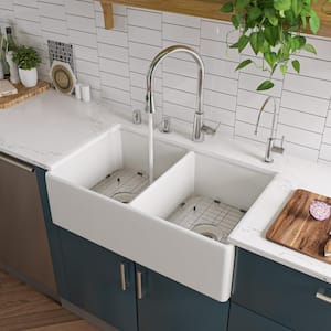 Smooth Farmhouse Apron Fireclay 33 in. 0-Hole 50/50 Double Basin Kitchen Sink in White