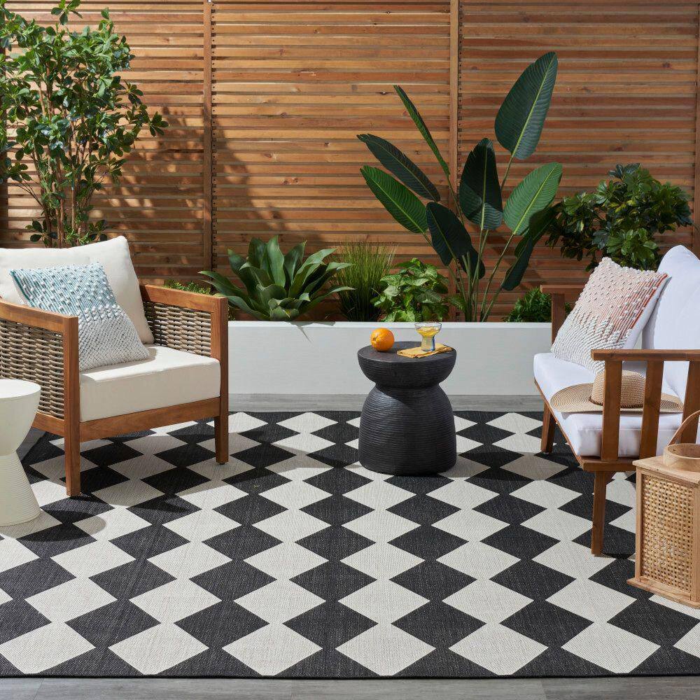 Positano Black and White Diamond 8' x 10' Outdoor Rug