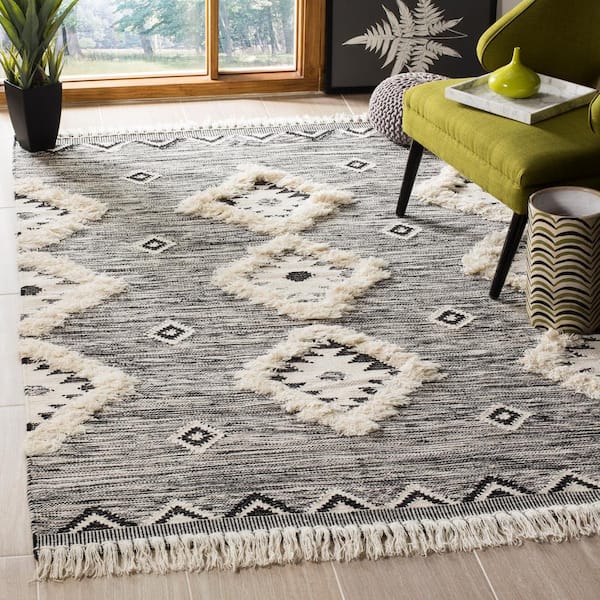Kenya Black/Ivory Doormat 2 ft. x 4 ft. Geometric Ikat Area Rug