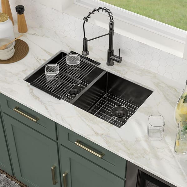 Logmey 33 in. Undermount Double Bowl 50/50 Sink Gunmetal Black 16