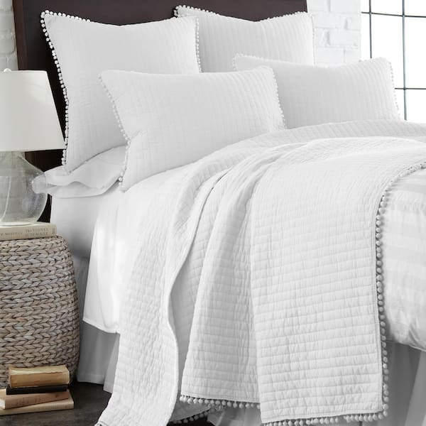 LEVTEX HOME Pom Pom White Solid Full/Queen Cotton Quilt