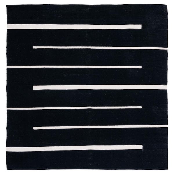 SAFAVIEH Montauk Black/Ivory 6 ft. x 6 ft. Geometric Lines Square Area Rug