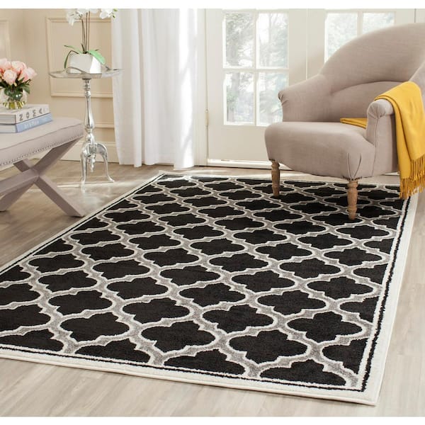 Amherst Anthracite/Ivory 4 ft. x 6 ft. Geometric Quatrefoil Area Rug