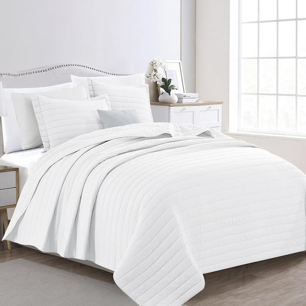 FRESHFOLDS White Full/Queen Premium Solid Channel Stitched 3-Piece Microfiber Quilt Set
