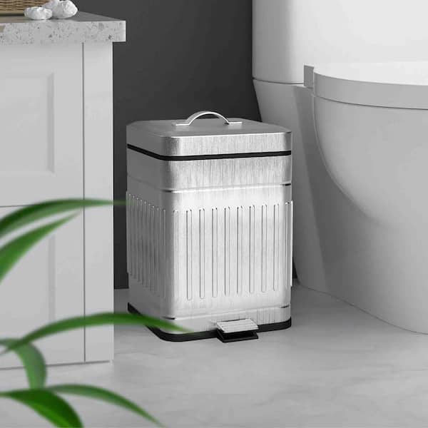 1.3 gal. Galvanized steel Farmhouse Retro Metal Trash Can with Lid