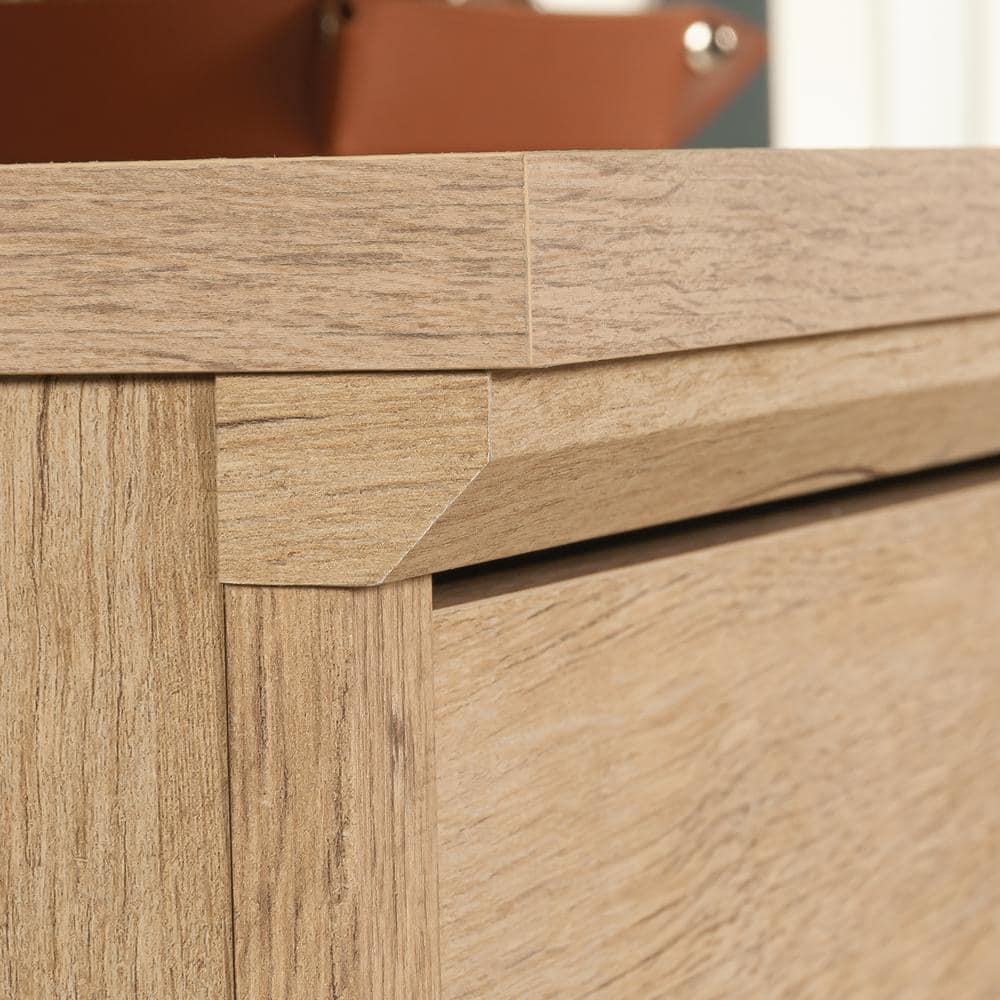 Prime Oak Cottage Style 4-Drawer Dresser with Black Handles