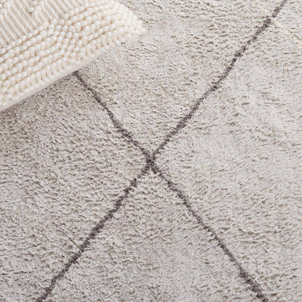 Grey and Ivory Hand-Knotted Washable Area Rug, 5' x 8'