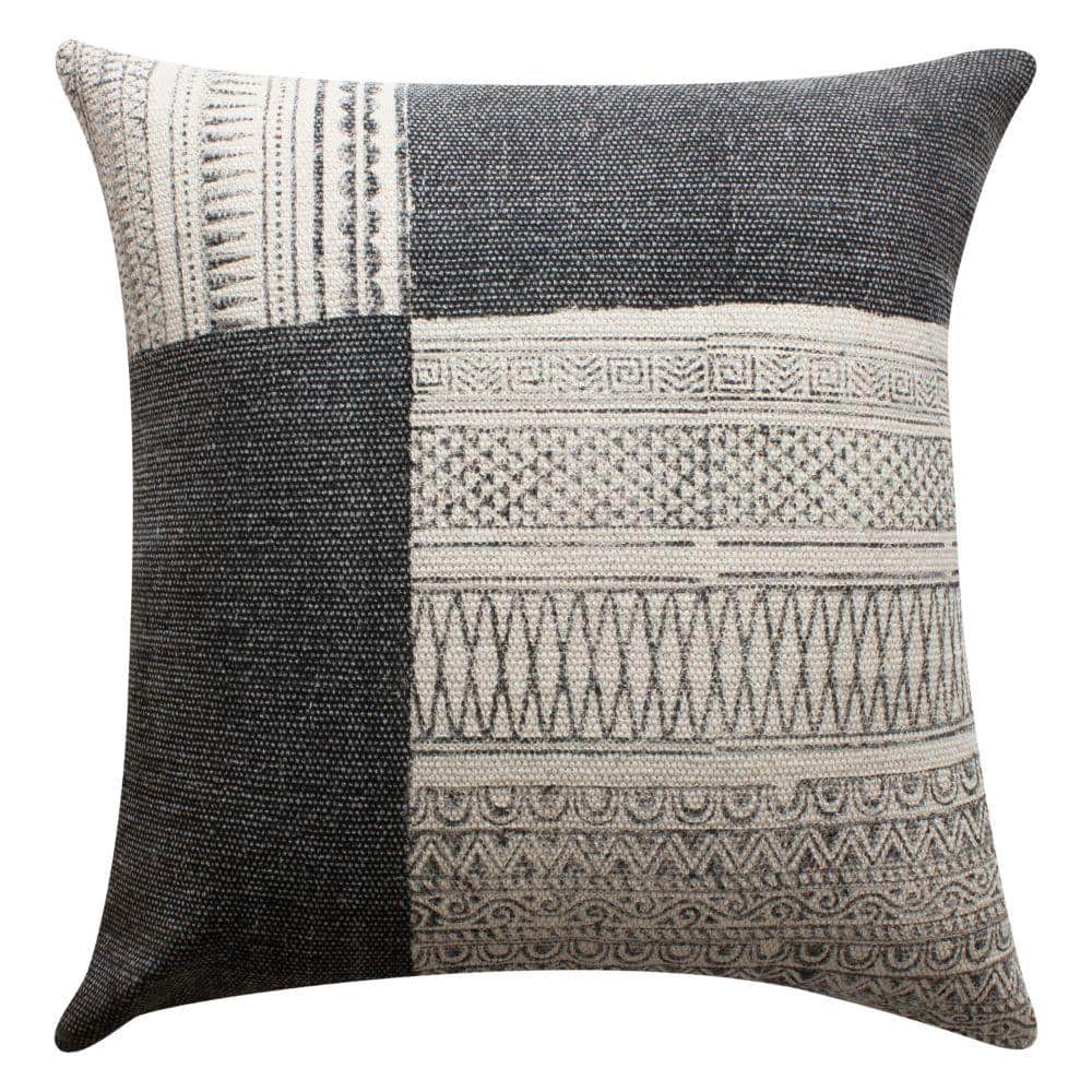 THE URBAN PORT Gray and Off White Classic Kilim Pattern 24 in. x 24 in