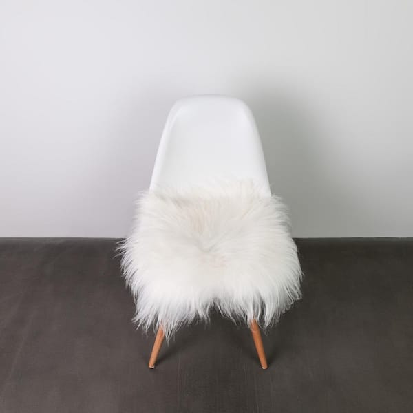 natural Icelandic White 15 in. x 15 in. Sheepskin Chair Pad