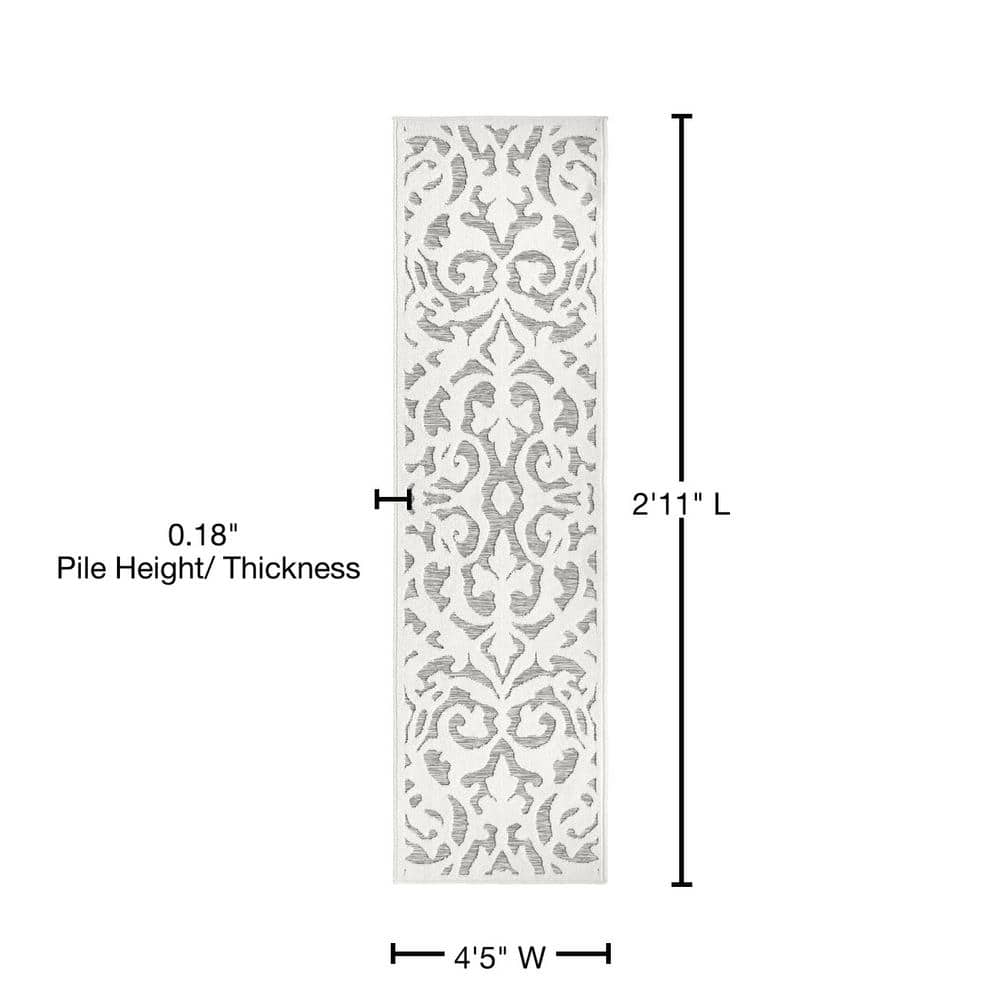 Natural Gray Damask Pattern Indoor/Outdoor Rug, 2'11" x 4'5"