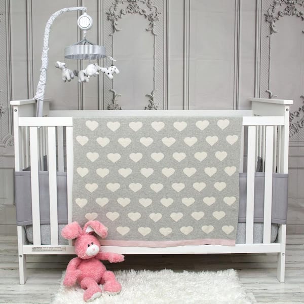 Geometric cot outlet bedding