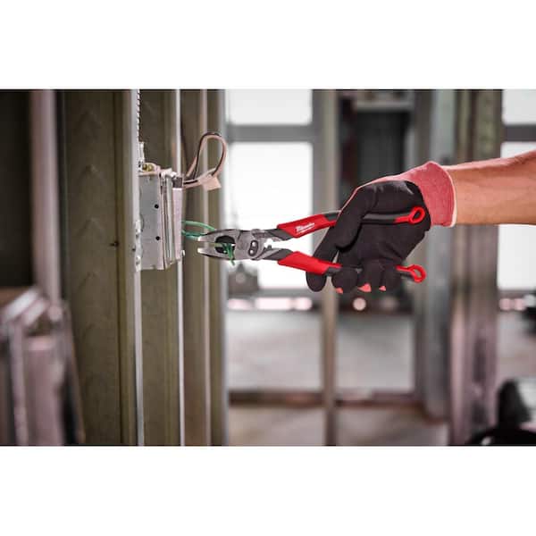 Milwaukee 9 in. Lineman's Pliers with Crimper / Bolt Cutter and