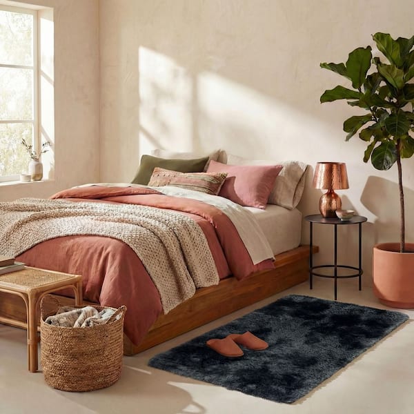 Rainbow Shag 2 ft. x 3 ft. Dark Gray Abstract Solid Area Rug