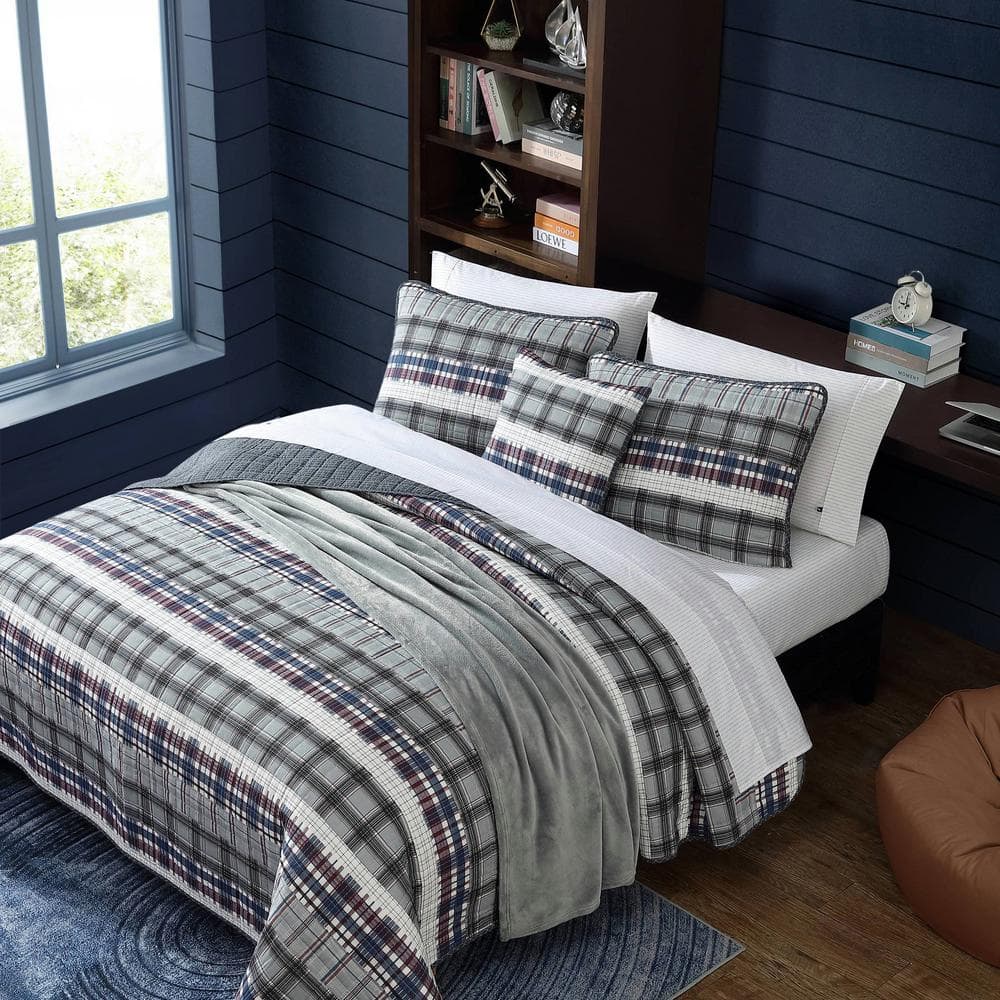 King Smoke Gray Cotton Reversible Quilt Set