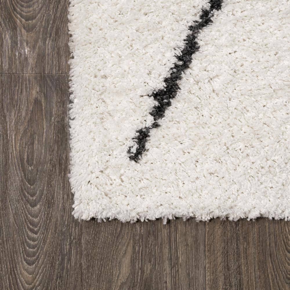 Catala Moroccan Diamond Shag 3'x5' Black and White Area Rug