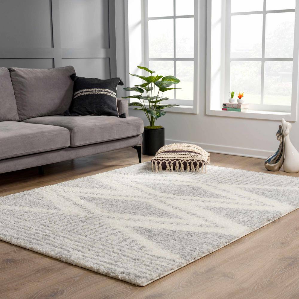 Gray and Cream Trellis Plush Shag Area Rug 5'3" x 7'3"