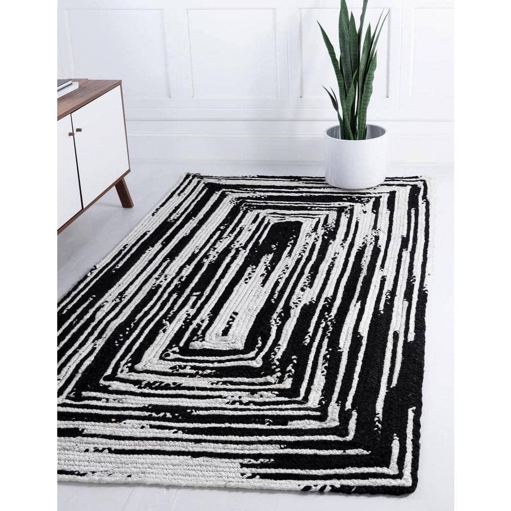 Handmade Black and White Cotton Braided Rug 5' x 8'