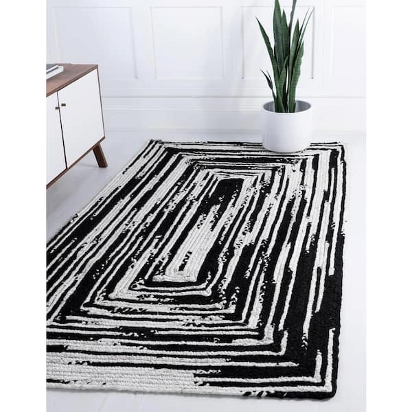 Braided Chindi Black/White 5 ft. x 8 ft. Area Rug