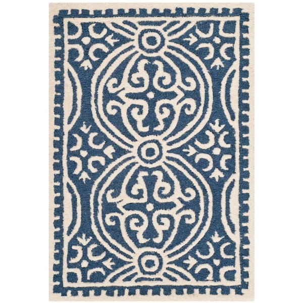 SAFAVIEH Cambridge Navy Blue/Ivory Doormat 3 ft. x 4 ft. Geometric Medallion Area Rug