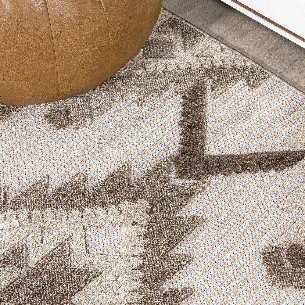 Ivory and Brown Geometric Synthetic 4' x 6' Indoor/Outdoor Rug