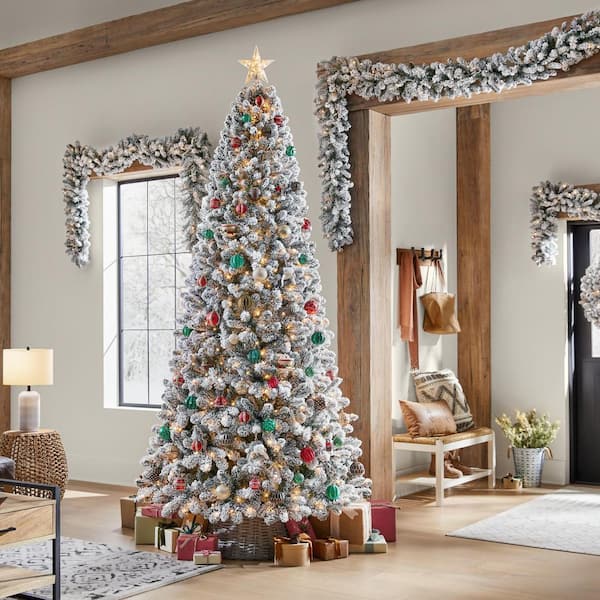 https://images.thdstatic.com/productImages/4b32f495-12e5-4d92-8744-4d8fc6aa85cd/svn/home-accents-holiday-pre-lit-christmas-trees-22gu95002-e1_600.jpg