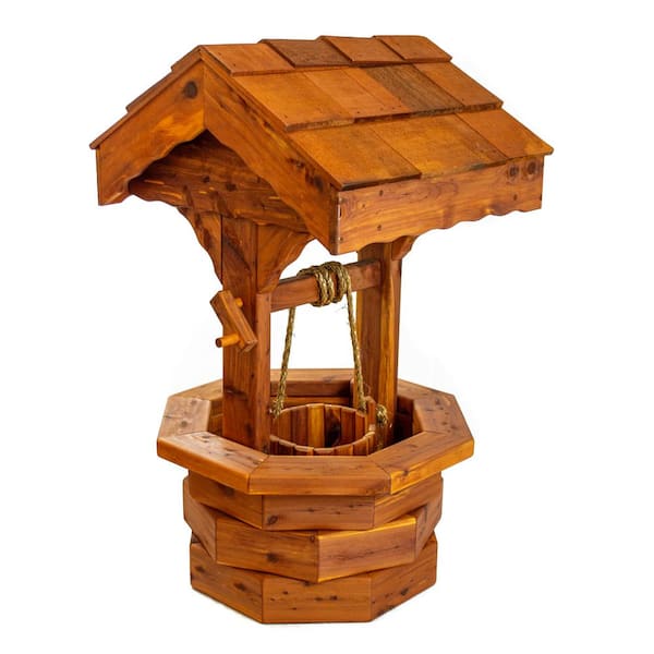 American Furniture Classics Amish Collection Medium Eastern Cedar Outdoor Decorative Wishing Well Planter