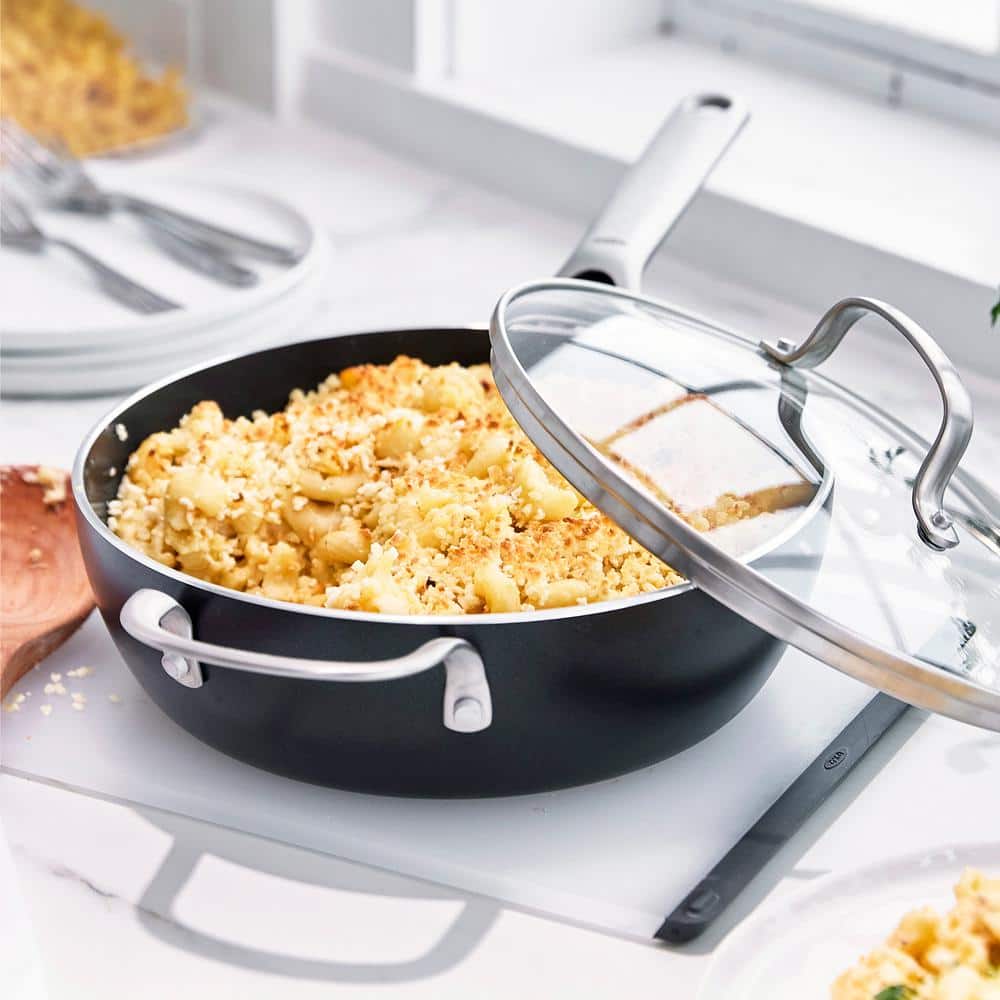 Black and Silver 3qt Aluminum Nonstick Chef's Pan with Lid