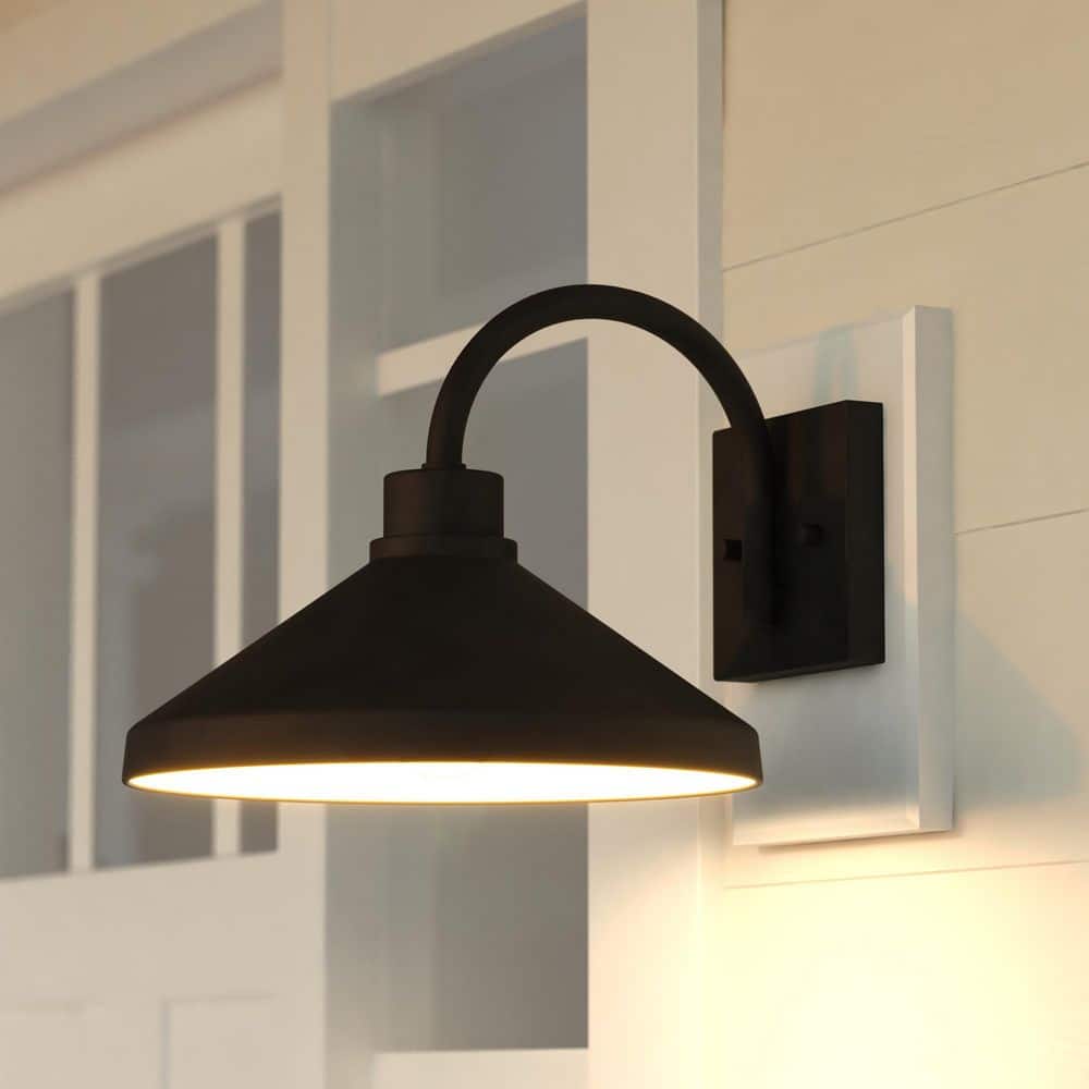Highland Park 9.5 in. H 1-Light Matte Black and White Indoor/Outdoor Wall Sconce, LED Compatible, Dimmable price history on PriceWatchPro