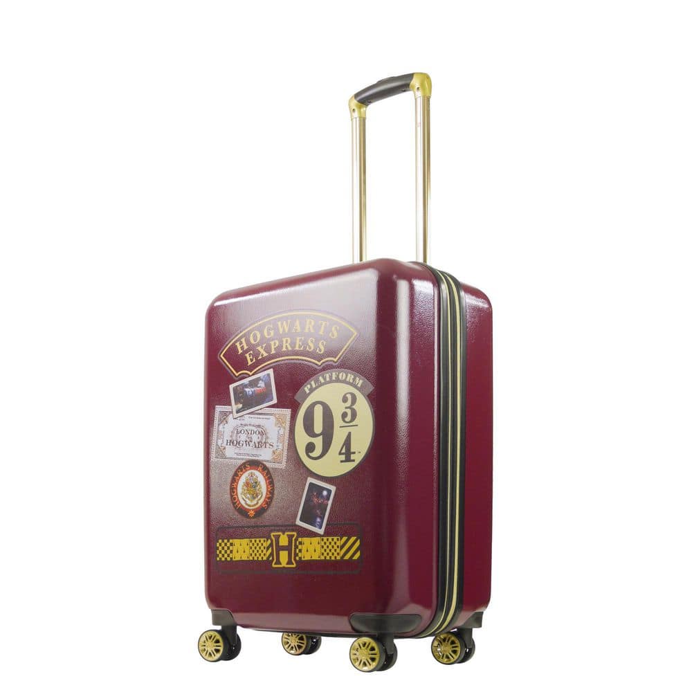 Harry potter hogwarts suitcase hi-res stock photography and images