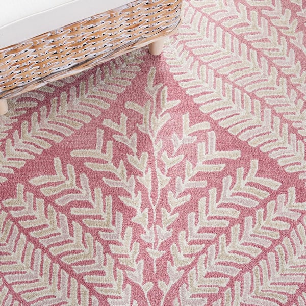 SAFAVIEH Capri Pink/Ivory 8 ft. x 10 ft. Geometric Leaf Area Rug