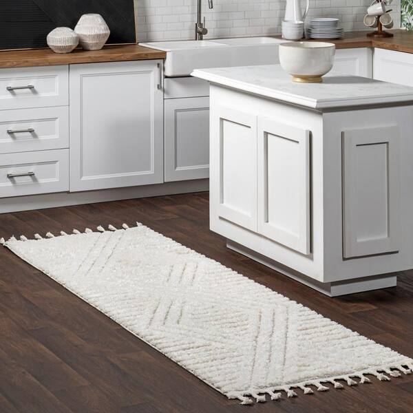 Risette Geometric Shag Tassel Beige 2 ft. 8 in. x 8 ft. Runner Rug