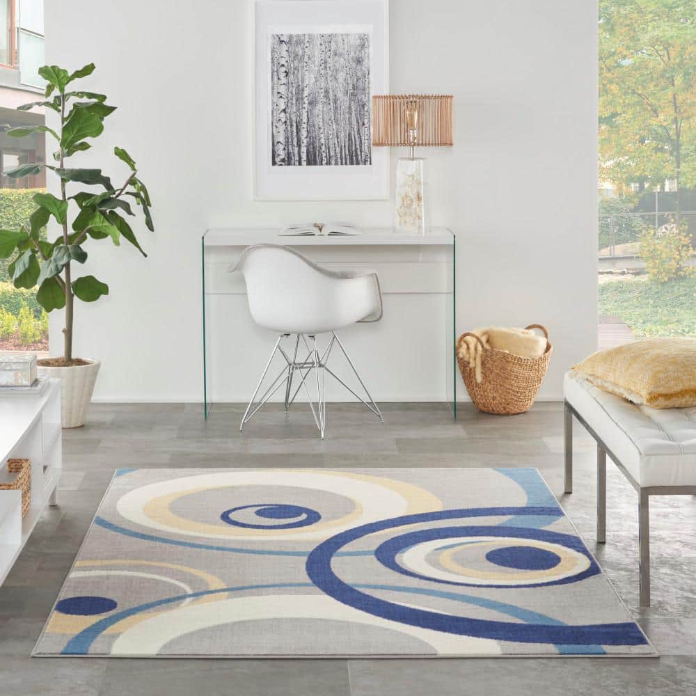 Luxurious Grey Geometric 5' x 7' Synthetic Easy-Care Area Rug