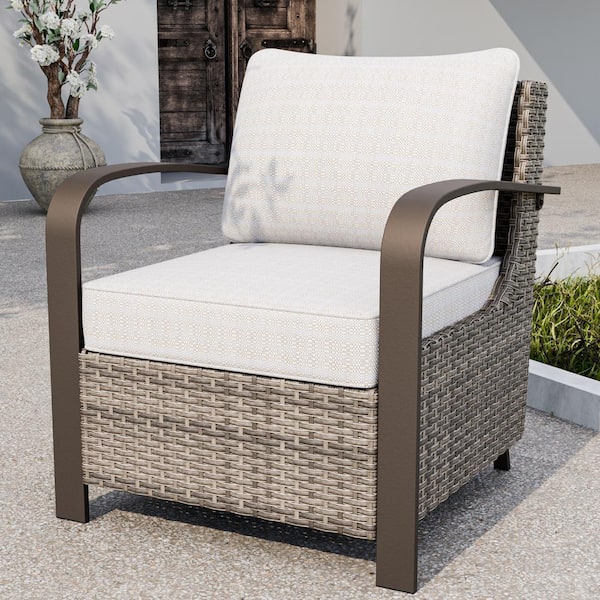 Patio Wicker Outdoor Lounge Chair with Beige Cushions