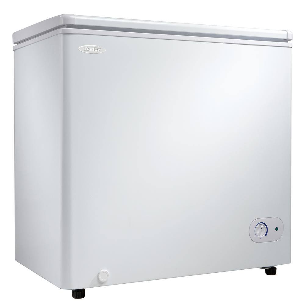 Danby 5 5 Cu Ft Chest Freezer In White Dcf055a2wdb 3 The Home Depot